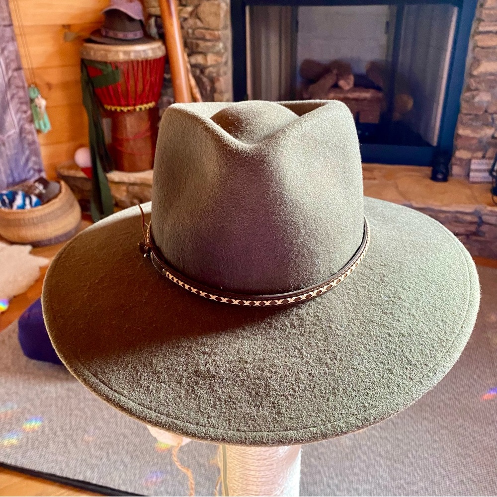 🤎 Boho wide-brim 👒 hat 100% wool made in Ecuador Shaman size M 22”